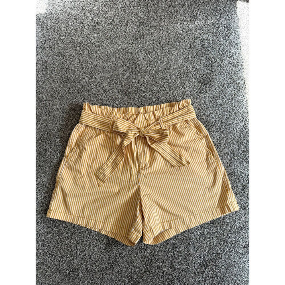 Liz Claiborne Yellow Stripe Shorts Tie Belt 6 Paperbag Preppy Resortwear Retro